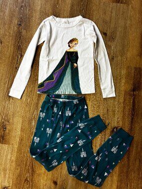 Hanna Andersson Disney Frozen long sleeve and pant pajamas size 8